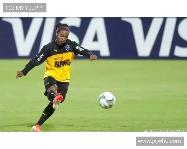 足球明星私下生活揭秘便装造型展现个性魅力与时尚风格