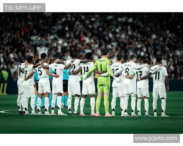 足球明星穿衣服费劲的背后故事与时尚挑战揭秘